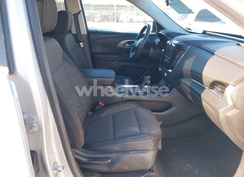 Photo 5 of 2018 Chevrolet Traverse LS (VIN 1GNEVFKW9JJ278636)