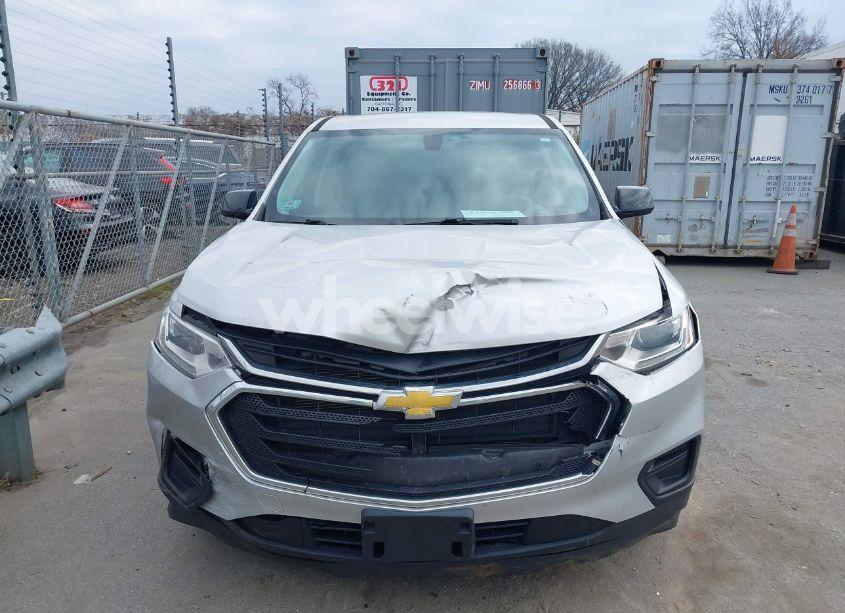 Photo 12 of 2019 Chevrolet Traverse LS (VIN 1GNEVFKW9KJ134165)