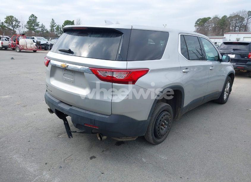 Photo 4 of 2019 Chevrolet Traverse LS (VIN 1GNEVFKW9KJ134165)
