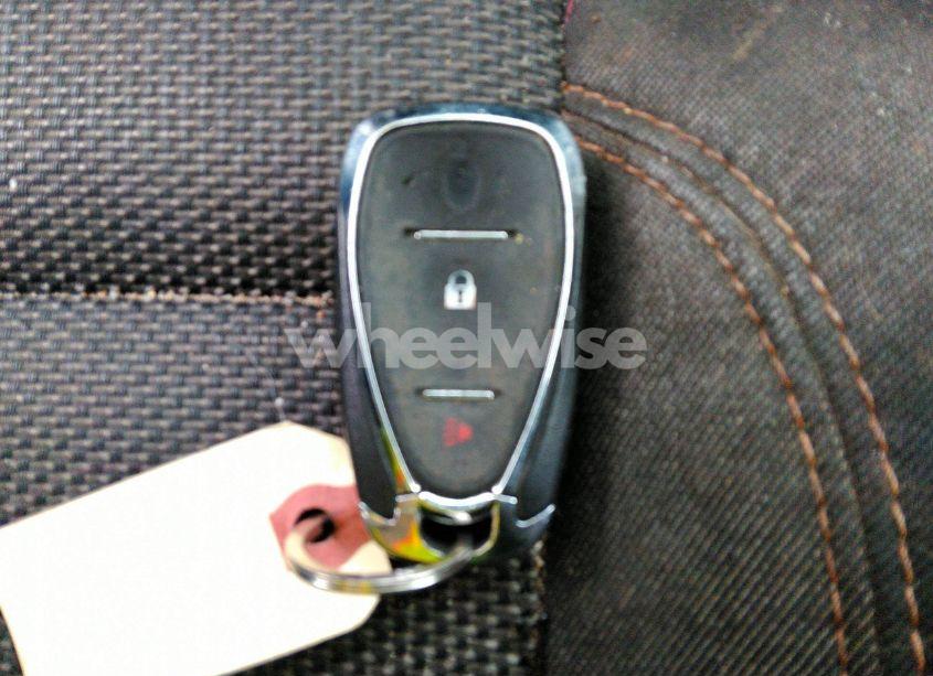 Photo 11 of 2019 Chevrolet Traverse LS (VIN 1GNEVFKWXKJ161228)