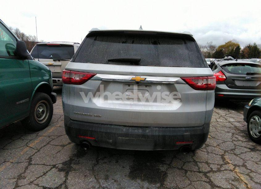 Photo 16 of 2019 Chevrolet Traverse LS (VIN 1GNEVFKWXKJ161228)