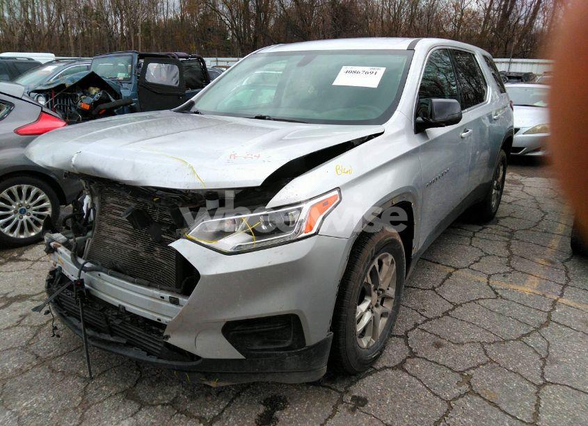 Photo 2 of 2019 Chevrolet Traverse LS (VIN 1GNEVFKWXKJ161228)