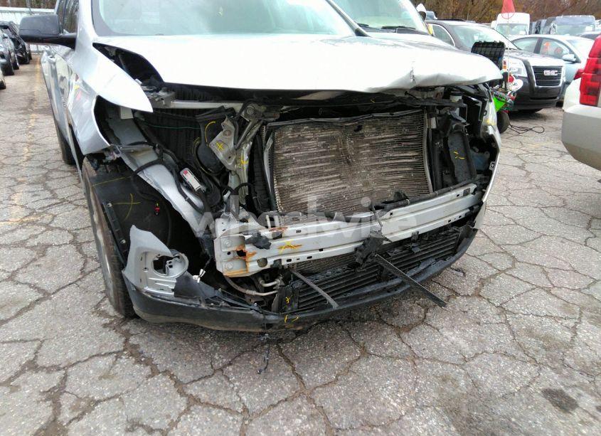 Photo 6 of 2019 Chevrolet Traverse LS (VIN 1GNEVFKWXKJ161228)