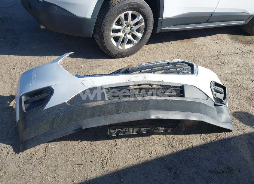 Photo 12 of 2019 Chevrolet Traverse LS (VIN 1GNEVFKWXKJ239779)