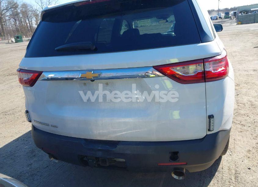 Photo 17 of 2019 Chevrolet Traverse LS (VIN 1GNEVFKWXKJ239779)