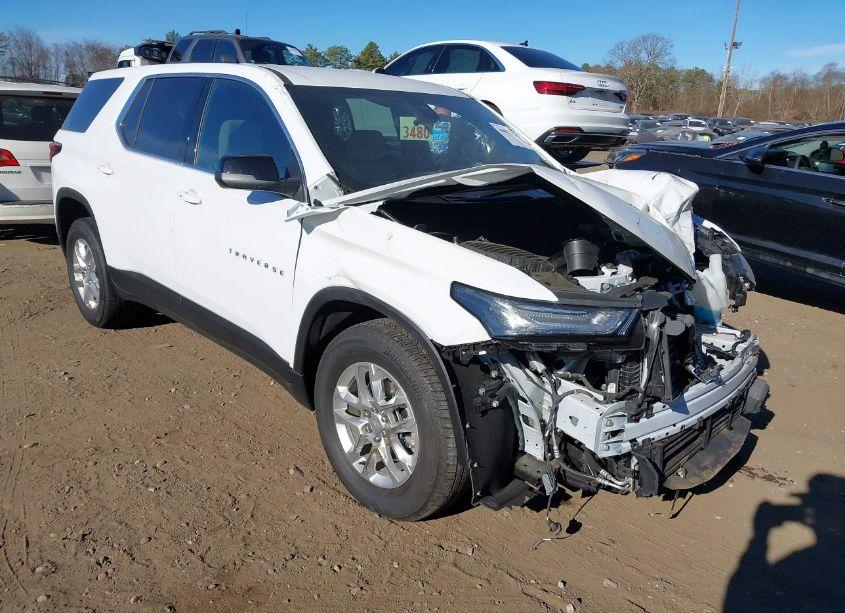 2022 Chevrolet Traverse AWD LS (VIN 1GNEVFKWXNJ192581) main photo