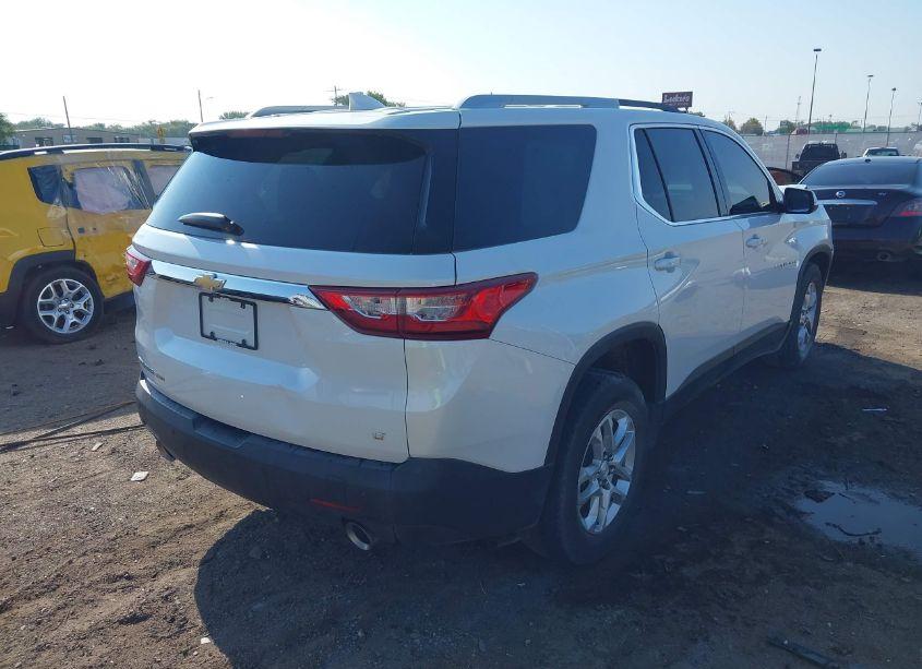 Photo 4 of 2018 Chevrolet Traverse 1LT (VIN 1GNEVGKW0JJ159492)