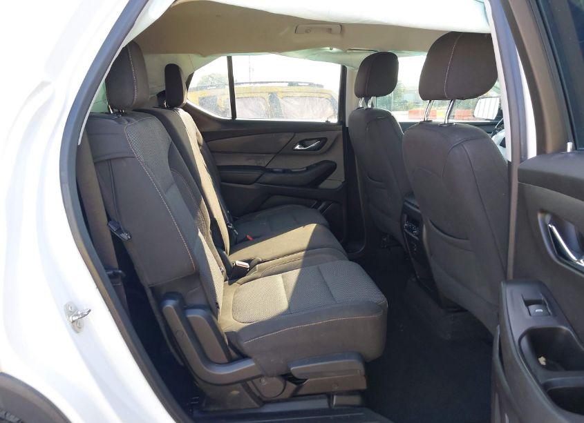 Photo 8 of 2018 Chevrolet Traverse 1LT (VIN 1GNEVGKW0JJ159492)