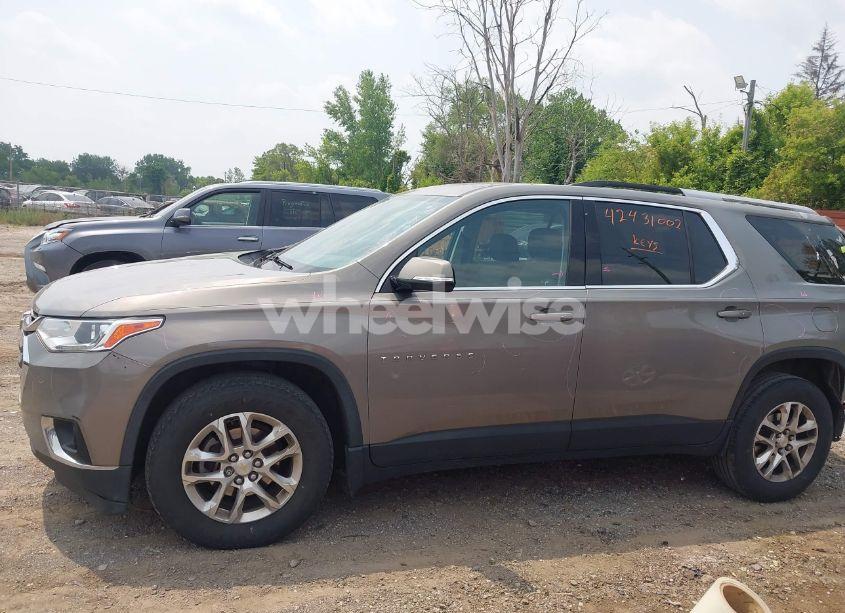 Photo 14 of 2018 Chevrolet Traverse 1LT (VIN 1GNEVGKW0JJ165812)