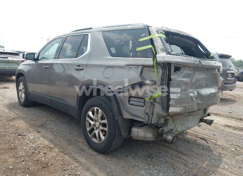 Photo 3 of 2018 Chevrolet Traverse 1LT (VIN 1GNEVGKW0JJ165812)