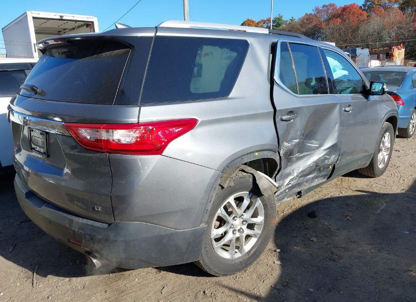 Photo 4 of 2018 Chevrolet Traverse 1LT (VIN 1GNEVGKW0JJ228343)