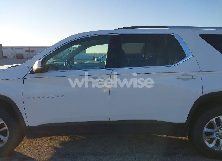 Photo 15 of 2018 Chevrolet Traverse 1LT (VIN 1GNEVGKW0JJ248835)