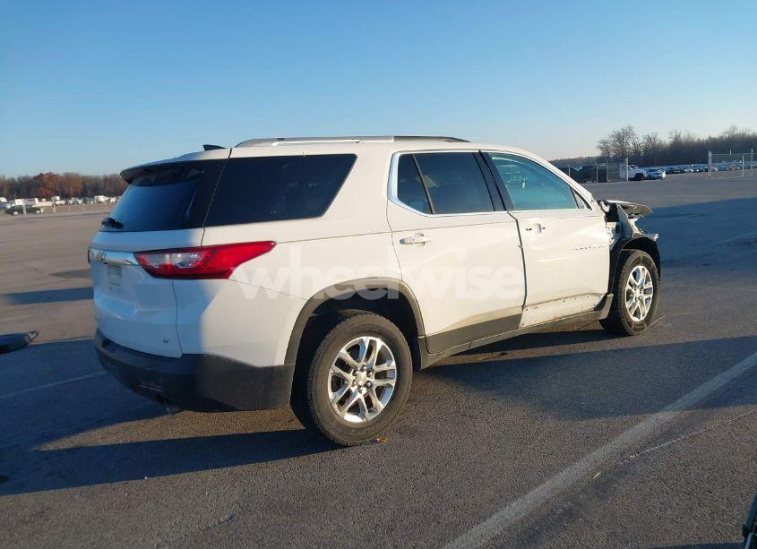 Photo 4 of 2018 Chevrolet Traverse 1LT (VIN 1GNEVGKW0JJ248835)
