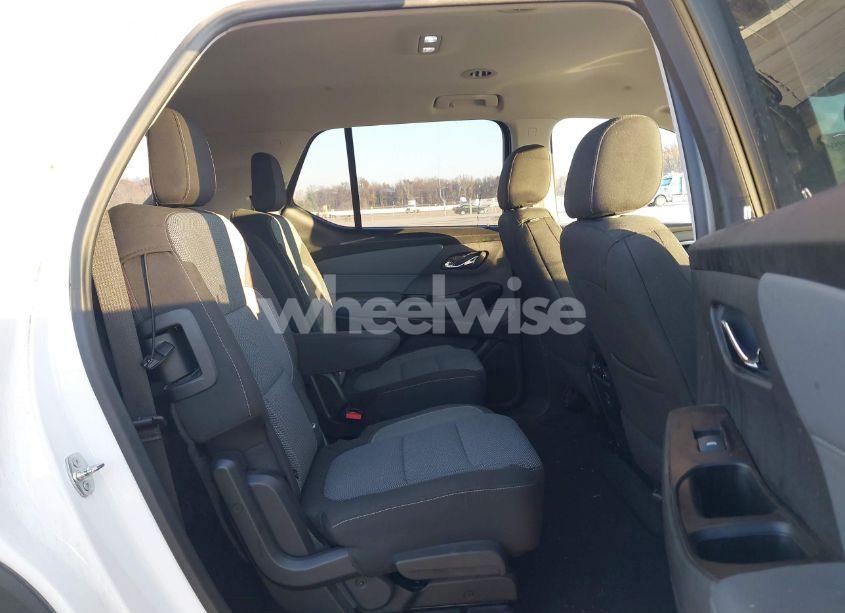 Photo 8 of 2018 Chevrolet Traverse 1LT (VIN 1GNEVGKW0JJ248835)