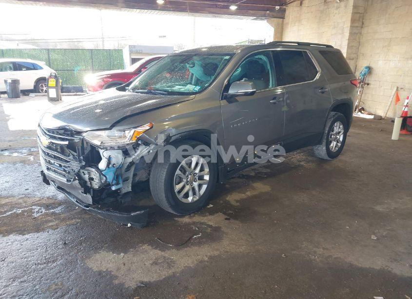 Photo 2 of 2019 Chevrolet Traverse 1LT (VIN 1GNEVGKW0KJ306024)