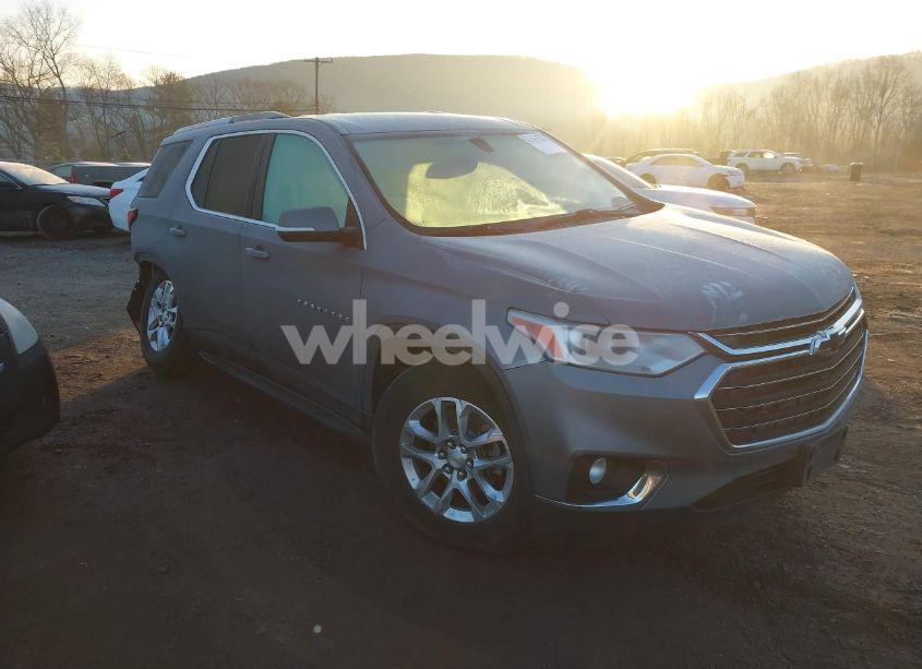 2018 Chevrolet Traverse 1LT (VIN 1GNEVGKW1JJ224107) main photo