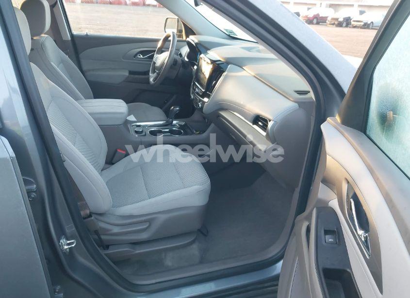 Photo 5 of 2018 Chevrolet Traverse 1LT (VIN 1GNEVGKW1JJ224107)