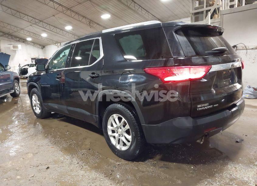 Photo 3 of 2018 Chevrolet Traverse 1LT (VIN 1GNEVGKW1JJ235513)