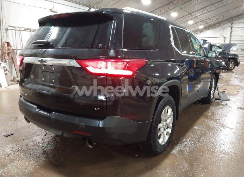Photo 4 of 2018 Chevrolet Traverse 1LT (VIN 1GNEVGKW1JJ235513)