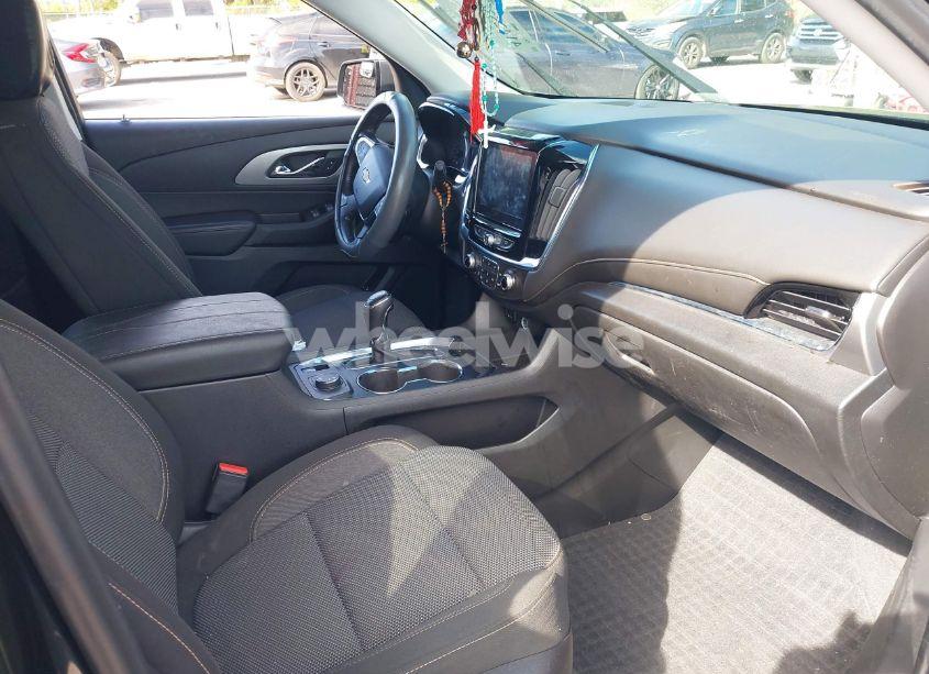 Photo 5 of 2018 Chevrolet Traverse 1LT (VIN 1GNEVGKW1JJ265935)