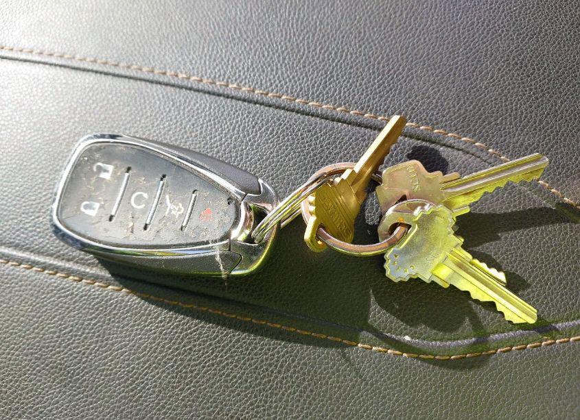 Photo 11 of 2019 Chevrolet Traverse 1LT (VIN 1GNEVGKW1KJ147398)