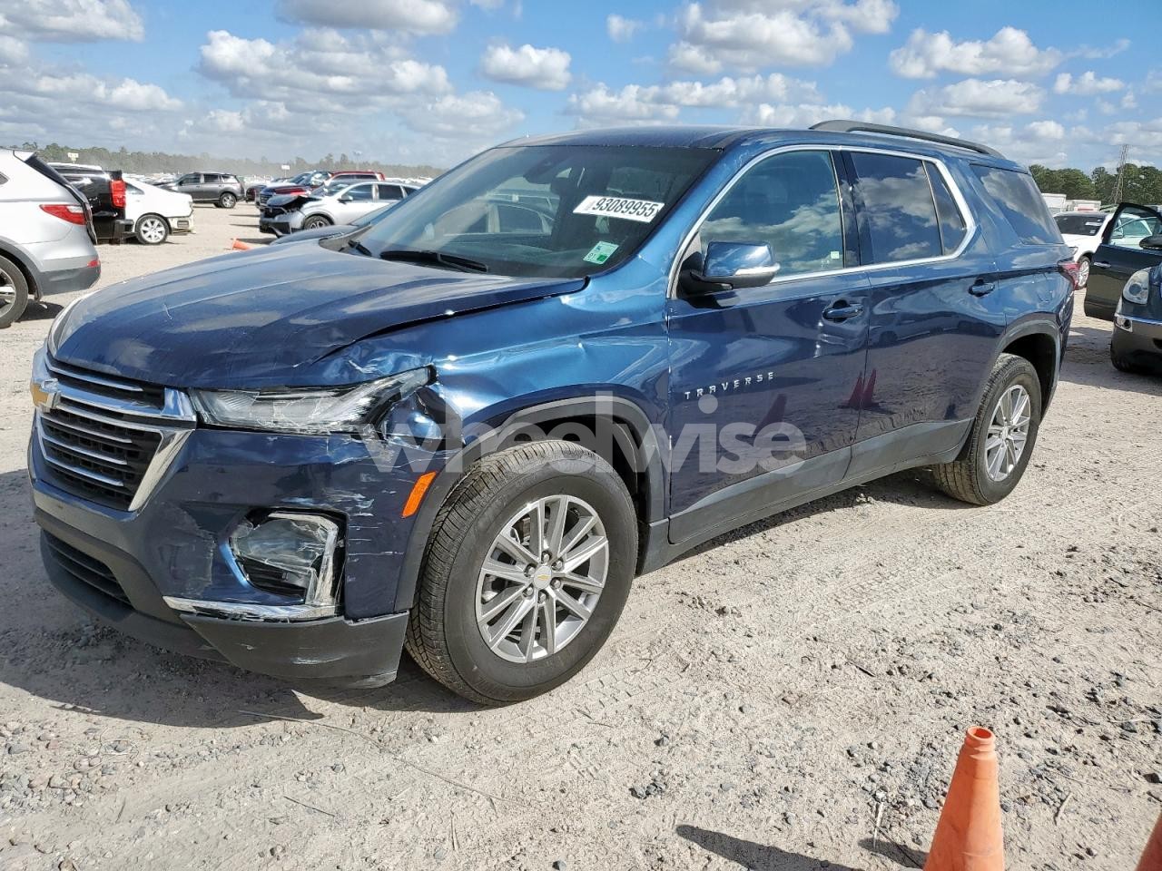 2023 CHEVROLET TRAVERSE LT (VIN 1GNEVGKW1PJ145867) main photo