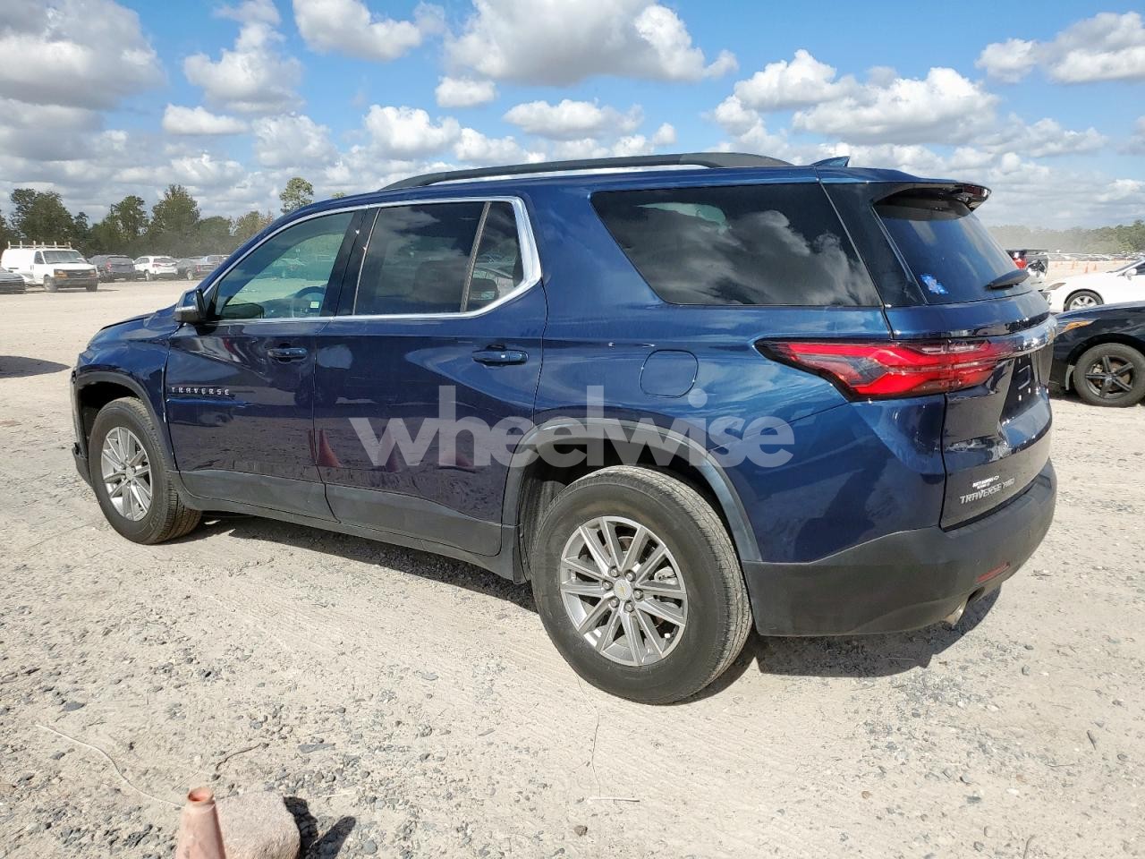 Photo 2 of 2023 CHEVROLET TRAVERSE LT (VIN 1GNEVGKW1PJ145867)