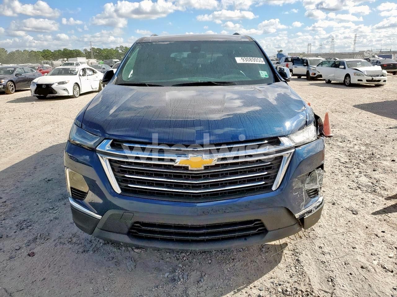Photo 5 of 2023 CHEVROLET TRAVERSE LT (VIN 1GNEVGKW1PJ145867)