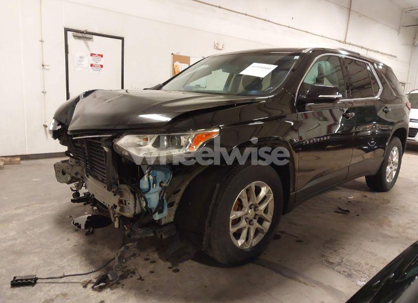 Photo 2 of 2018 Chevrolet Traverse 1LT (VIN 1GNEVGKW2JJ232734)