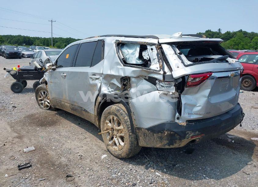 Photo 3 of 2019 Chevrolet Traverse 1LT (VIN 1GNEVGKW2KJ241077)