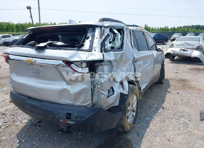 Photo 4 of 2019 Chevrolet Traverse 1LT (VIN 1GNEVGKW2KJ241077)