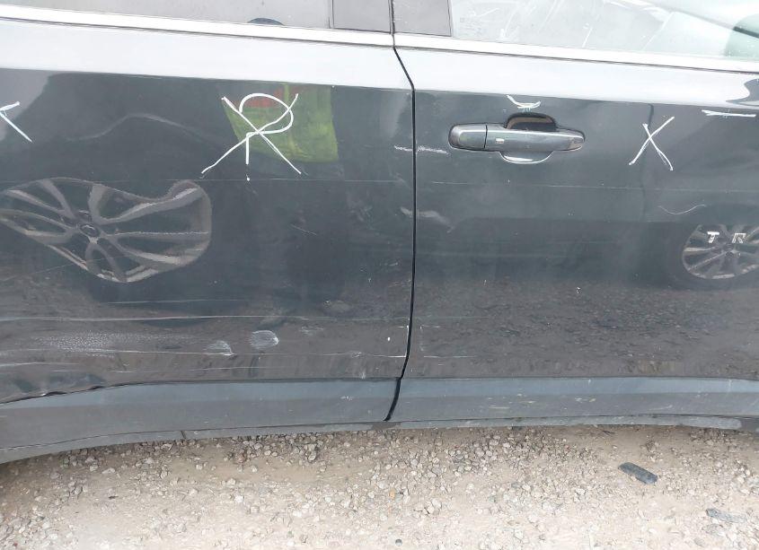 Photo 13 of 2021 Chevrolet Traverse AWD LT CLOTH (VIN 1GNEVGKW2MJ141421)