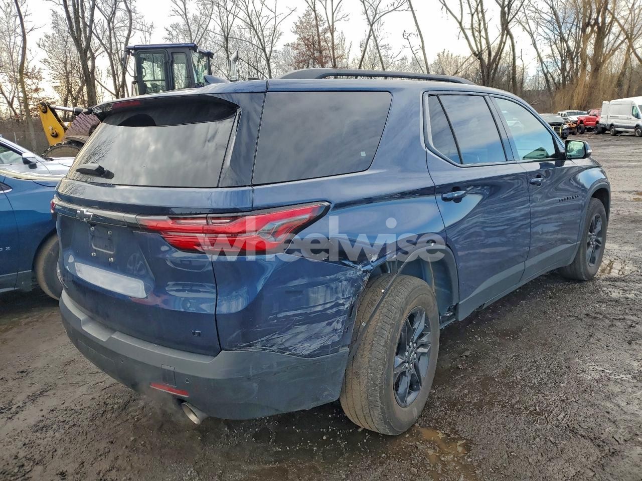 Photo 3 of 2022 CHEVROLET TRAVERSE LT (VIN 1GNEVGKW2NJ115628)