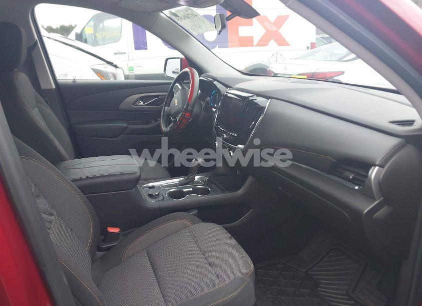 Photo 5 of 2018 Chevrolet Traverse 1LT (VIN 1GNEVGKW3JJ188727)