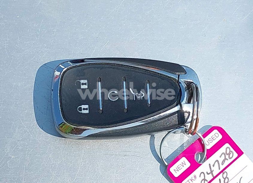 Photo 11 of 2018 Chevrolet Traverse 1LT (VIN 1GNEVGKW3JJ239031)