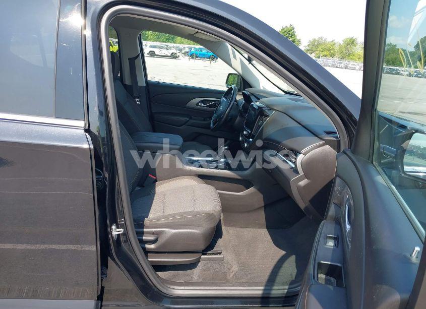 Photo 5 of 2018 Chevrolet Traverse 1LT (VIN 1GNEVGKW3JJ239031)