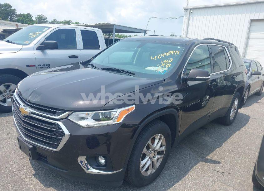 Photo 2 of 2019 Chevrolet Traverse 1LT (VIN 1GNEVGKW3KJ102804)
