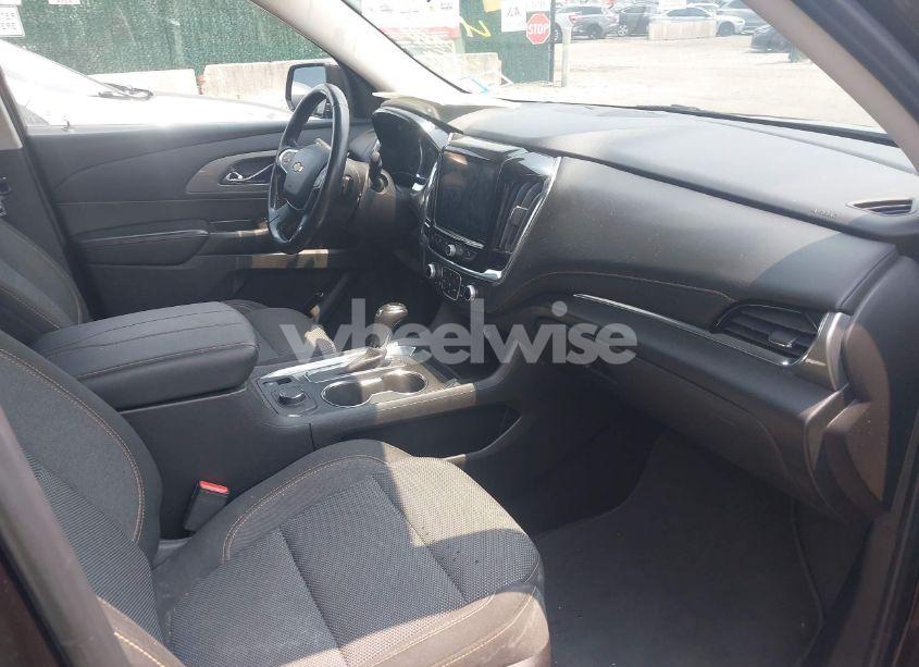 Photo 5 of 2019 Chevrolet Traverse 1LT (VIN 1GNEVGKW3KJ102804)