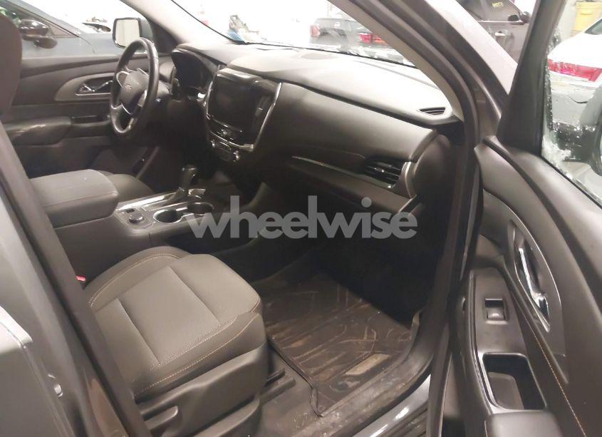 Photo 5 of 2019 Chevrolet Traverse 1LT (VIN 1GNEVGKW3KJ158841)