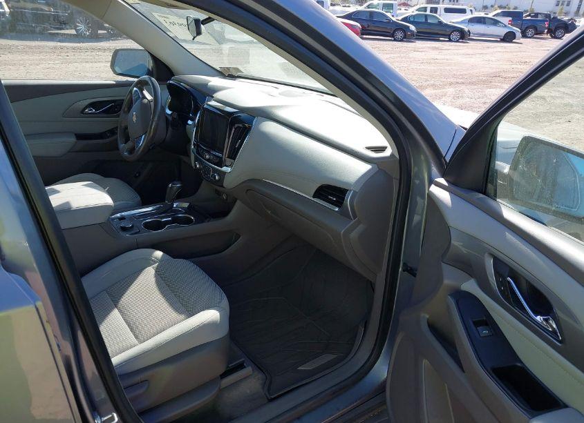 Photo 5 of 2019 Chevrolet Traverse 1LT (VIN 1GNEVGKW3KJ260916)