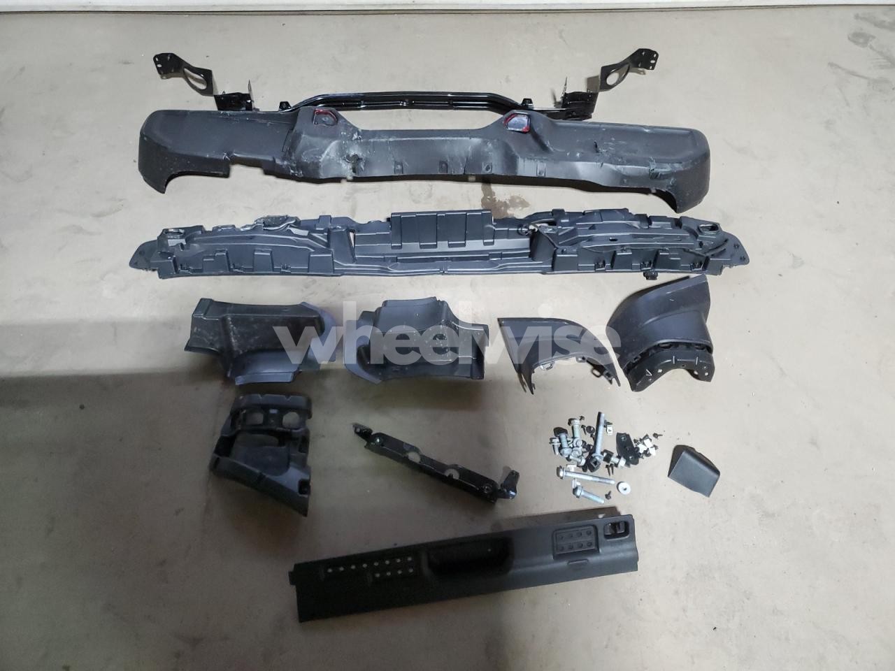 Photo 13 of 2026 JEEP WRANGLER SAHARA (VIN 1GNEVGKW3LJ315513)