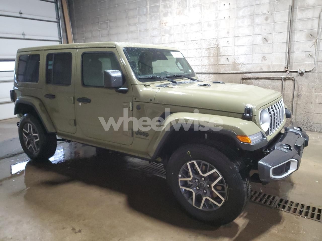 Photo 4 of 2026 JEEP WRANGLER SAHARA (VIN 1GNEVGKW3LJ315513)