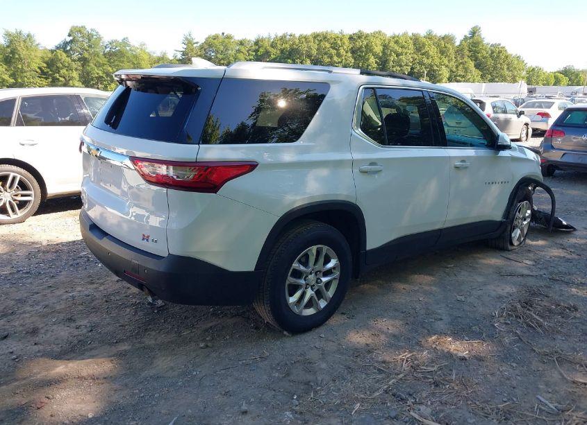 Photo 4 of 2018 Chevrolet Traverse 1LT (VIN 1GNEVGKW4JJ116659)