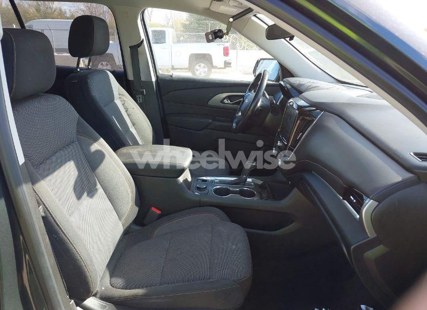 Photo 5 of 2018 Chevrolet Traverse 1LT (VIN 1GNEVGKW4JJ145854)