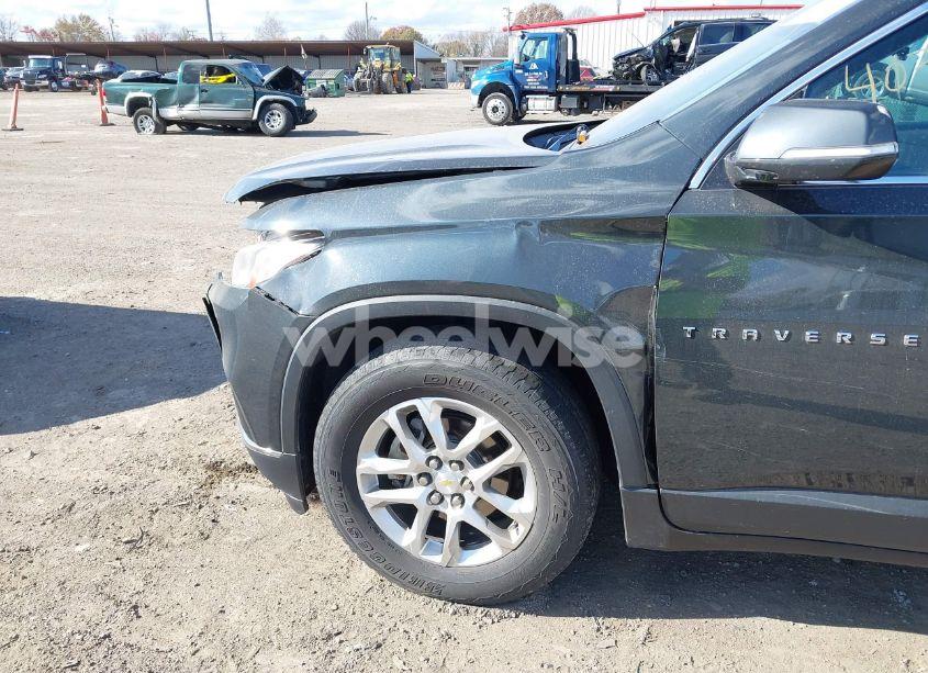 Photo 6 of 2018 Chevrolet Traverse 1LT (VIN 1GNEVGKW4JJ145854)