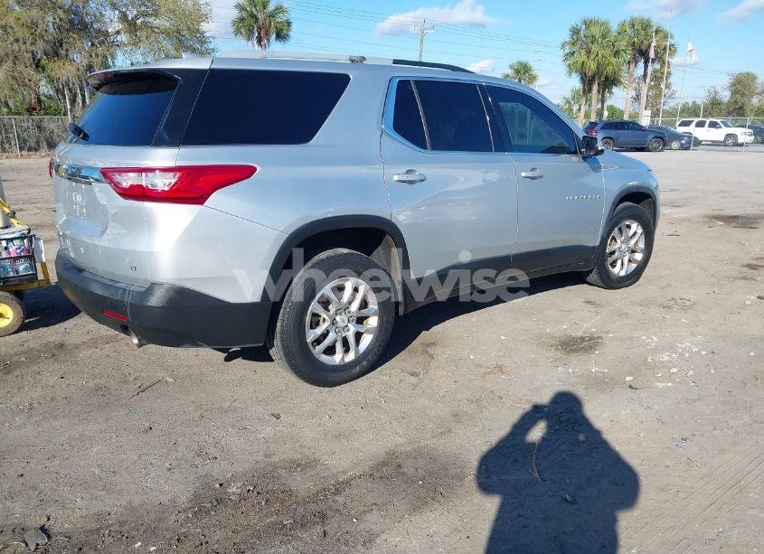 Photo 4 of 2018 Chevrolet Traverse 1LT (VIN 1GNEVGKW5JJ100745)