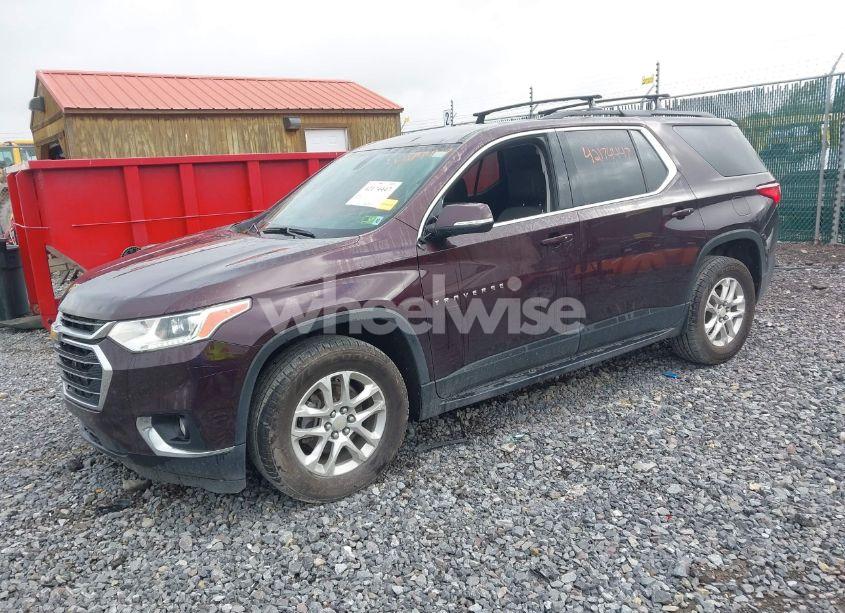 Photo 2 of 2019 Chevrolet Traverse 1LT (VIN 1GNEVGKW5KJ100679)