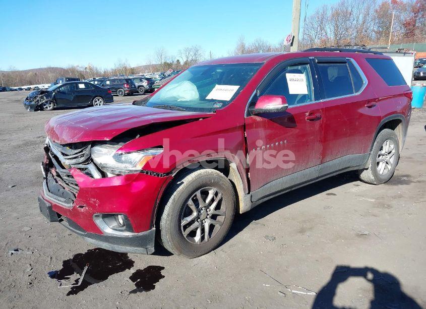 Photo 2 of 2019 Chevrolet Traverse 1LT (VIN 1GNEVGKW5KJ110077)
