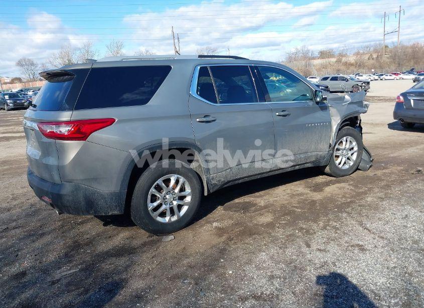 Photo 4 of 2018 Chevrolet Traverse 1LT (VIN 1GNEVGKW6JJ158959)