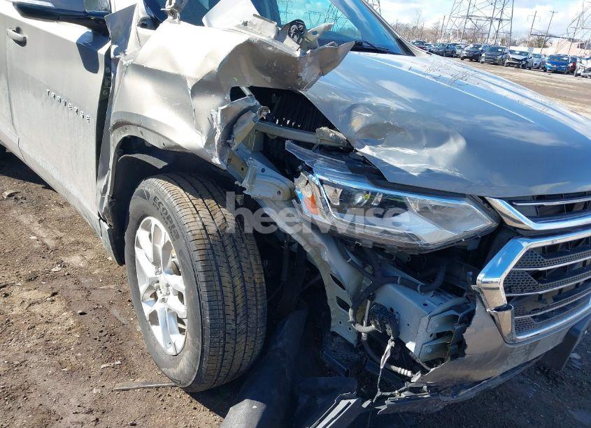 Photo 6 of 2018 Chevrolet Traverse 1LT (VIN 1GNEVGKW6JJ158959)